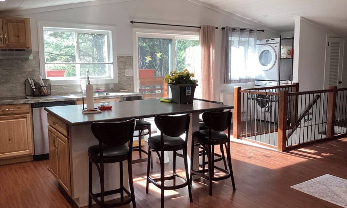 Wilmington Apartment | Camp Lily, Whiteface-Vacation, Modern Apartment, Perfect 2 bedroom with AC