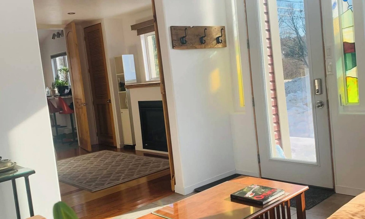 Port Elmsley Apartment | Canadiana Guesthouse built into an historic church manse