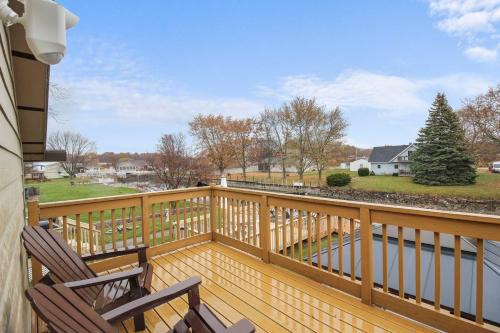 Port Clinton House | Canal Front Dock Deck n Near Lake Erie)