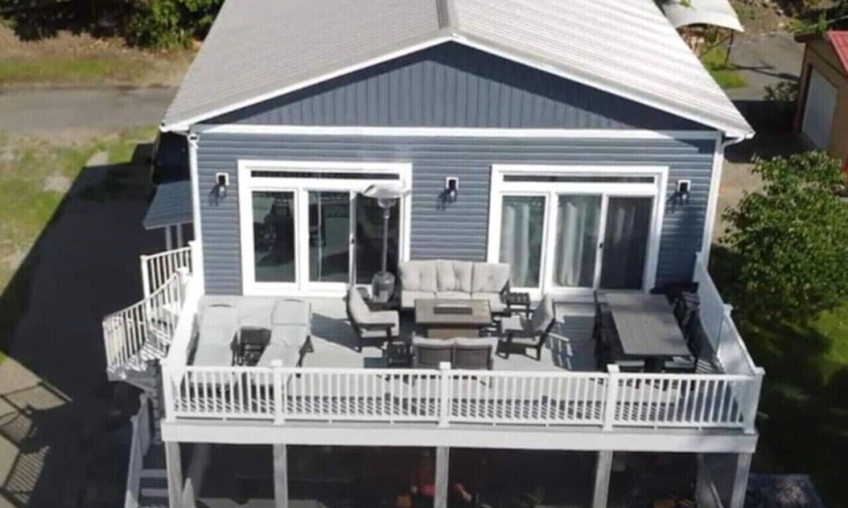 Middlesex House | Canandaigua Lake Waterfront-Finger Lakes Fun!