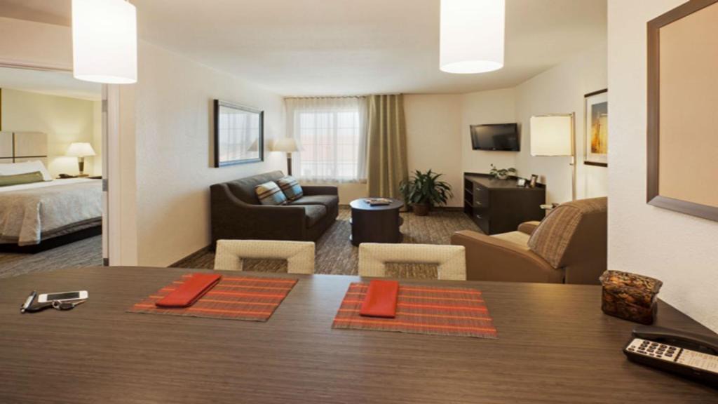 Erie Hotel | Candlewood Suites Erie by IHG