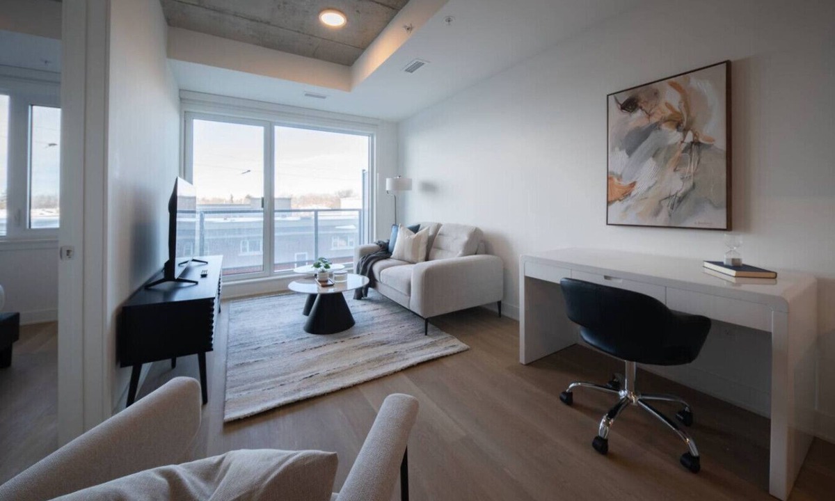 Carlingwood - McKellar Park - Laurentien View Apartment | Carlton West Modern Living | Urban 1BR