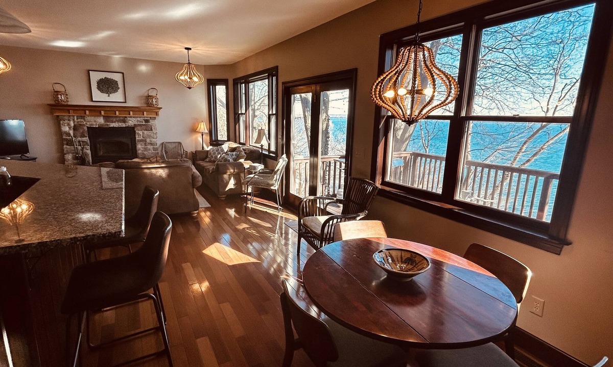 Seneca Falls House | Cayuga Lakefront - beach, dock, hoist - Seneca Falls, Finger Lakes Wine Trail