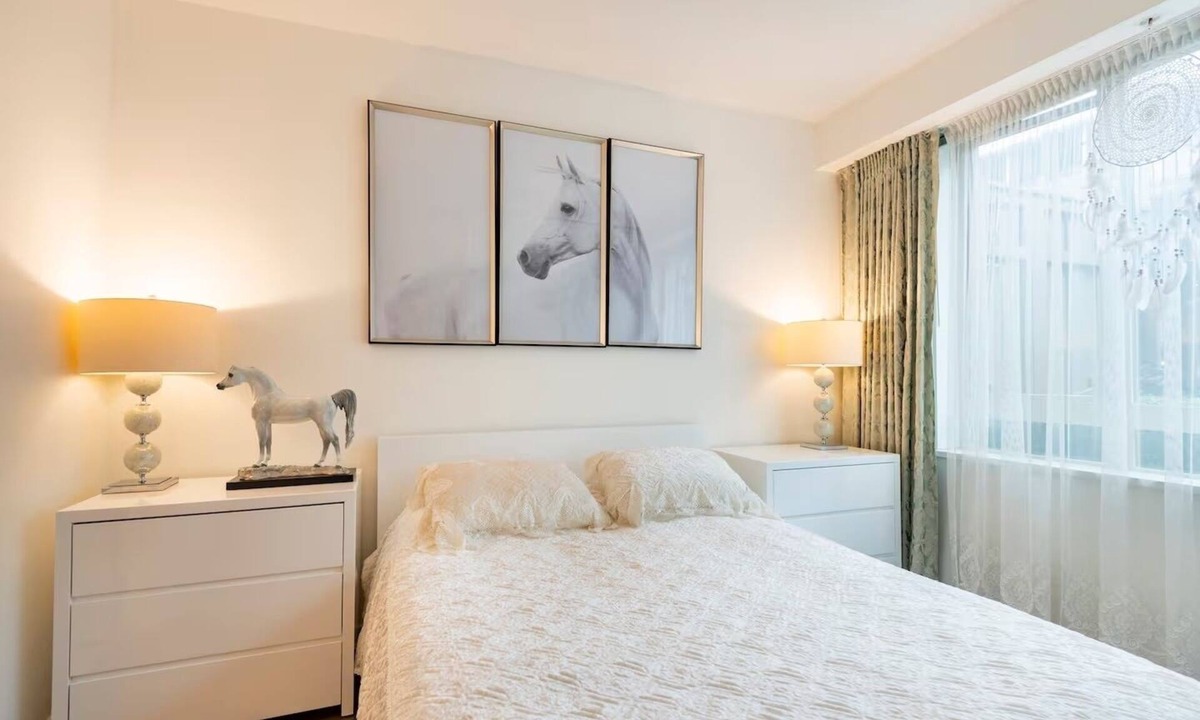Central Lonsdale House | Central & Quiet 2BR Townhome | Private Patio | Gym
