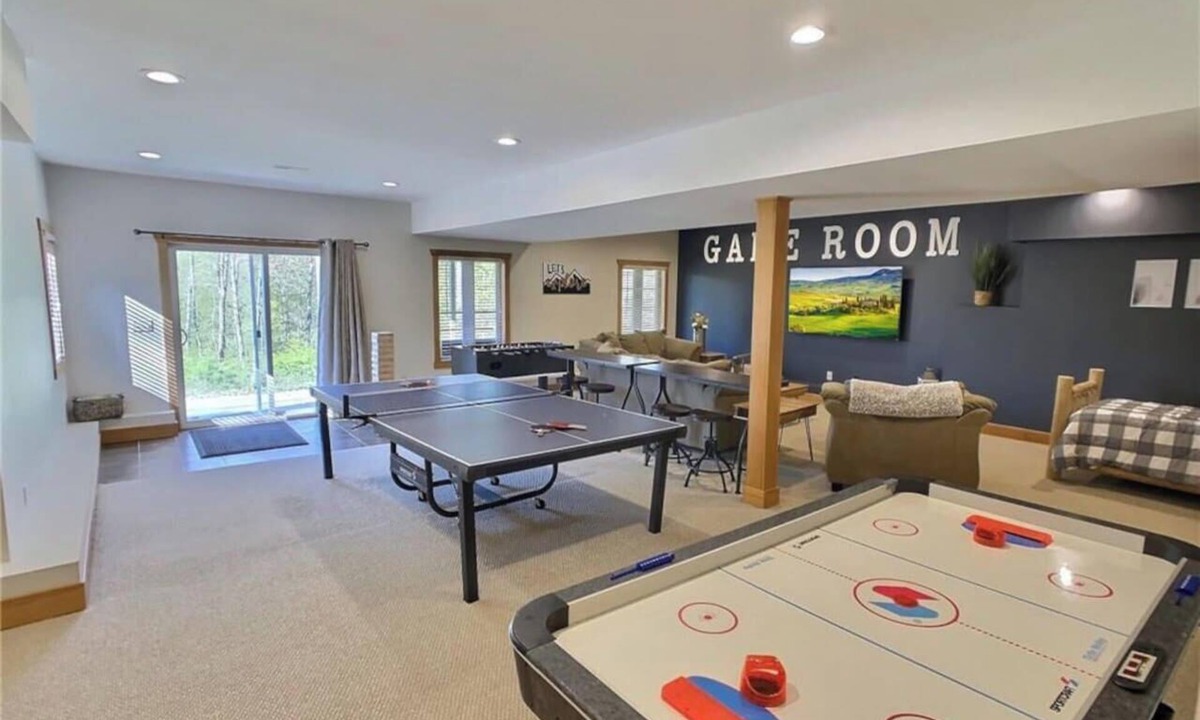Great Valley Ski Chalet | Chalet Après: EVL Chalet w Game Rm + Slopes 5 min