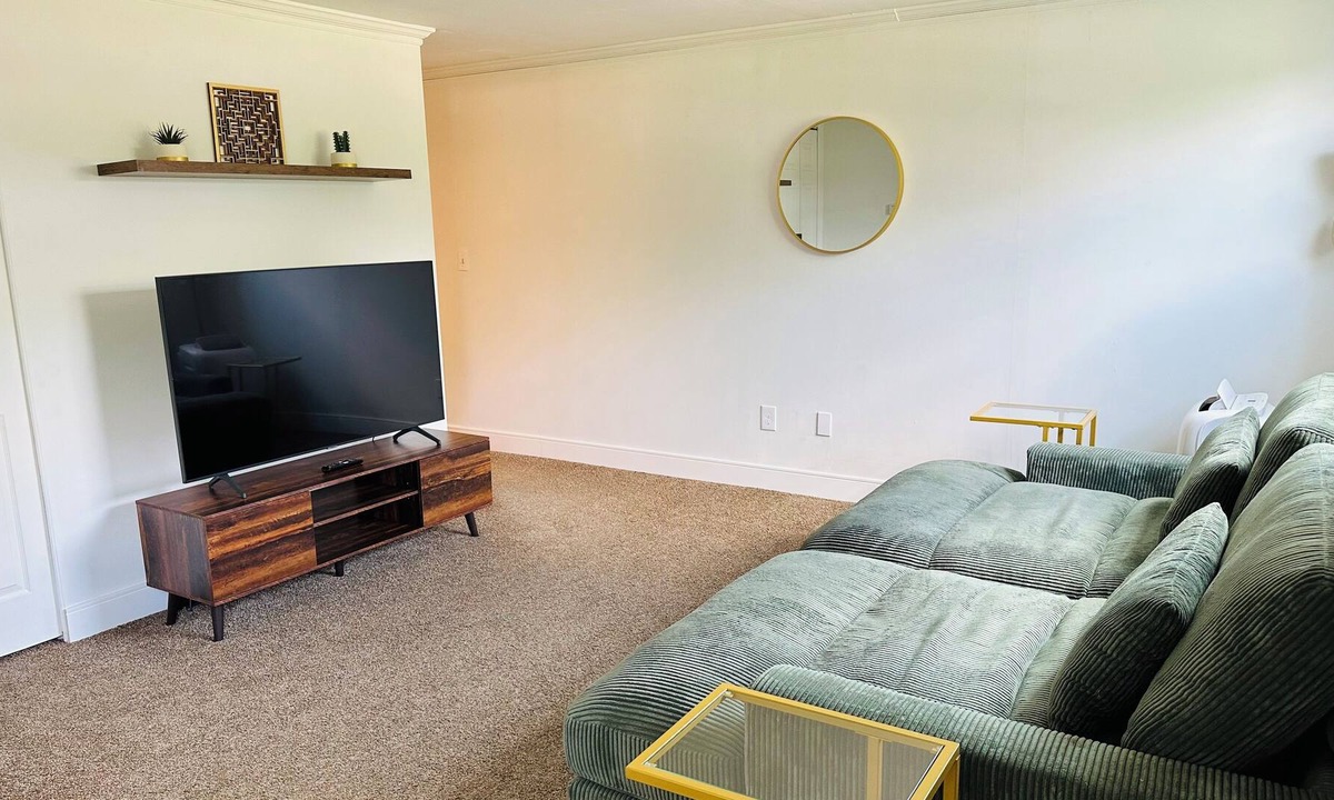 Whittaker Apartment | Charming 2 Bed Apartment by Ann Arbor