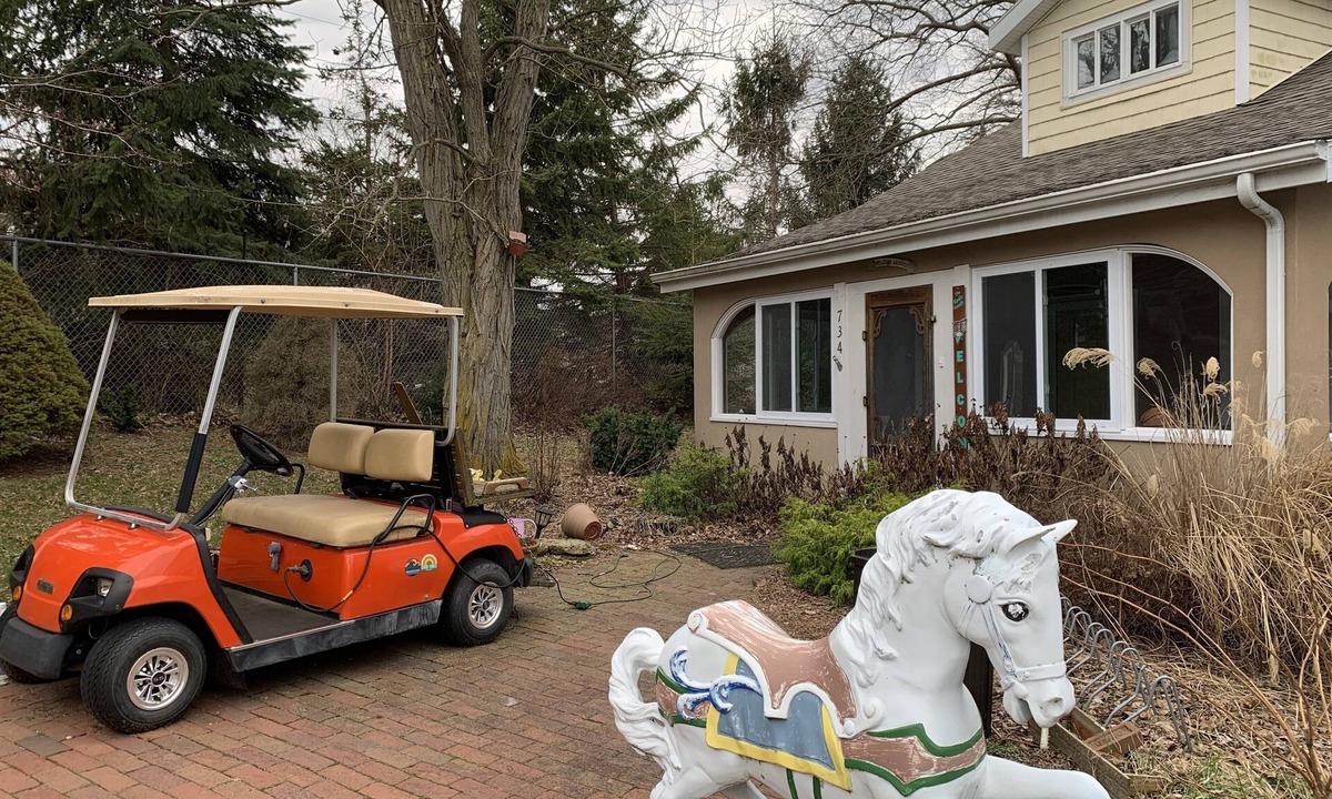 Lakeside House | Charming 3-Bedroom Home in Delightful Lakeside – Golf Cart Included!