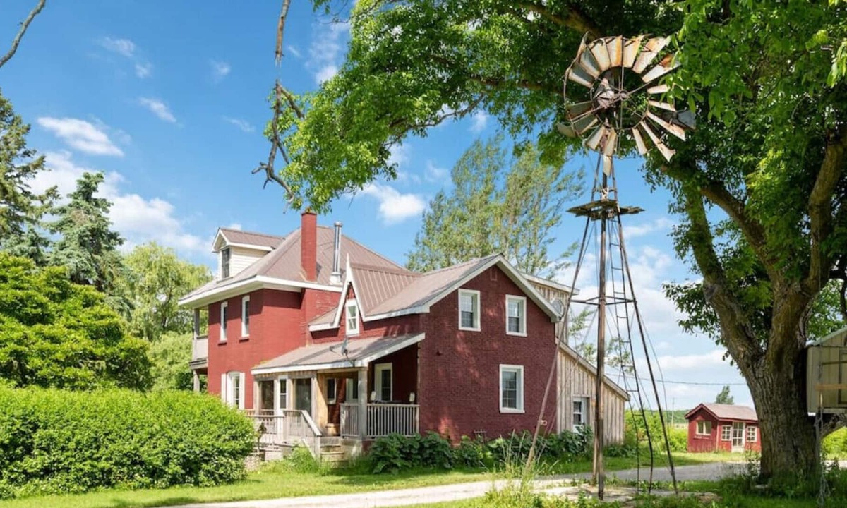 Grey Highlands Apartment | Charming 8 Acre Farmhouse! (114586)