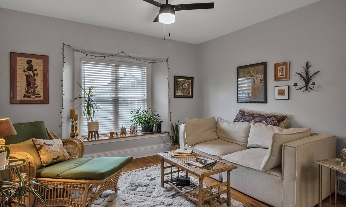 Black Rock Apartment | Charming and Centrally Located 1-bedroom apartment in lovely Buffalo, NY