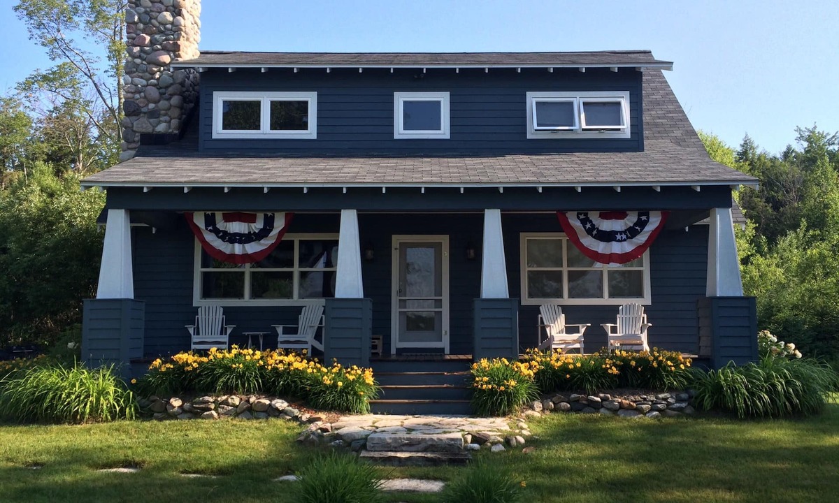 Bellaire Cottage | Charming Cottage on Lake Bellaire