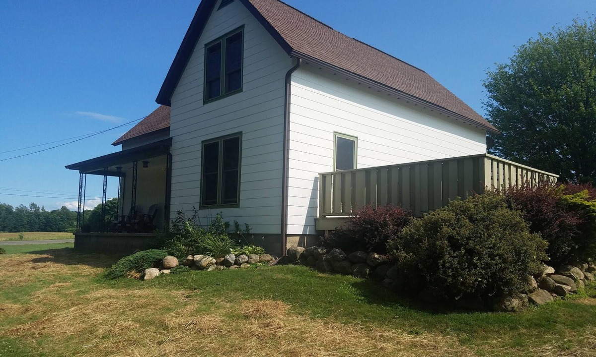 Fredonia House | Charming Country farmhouse