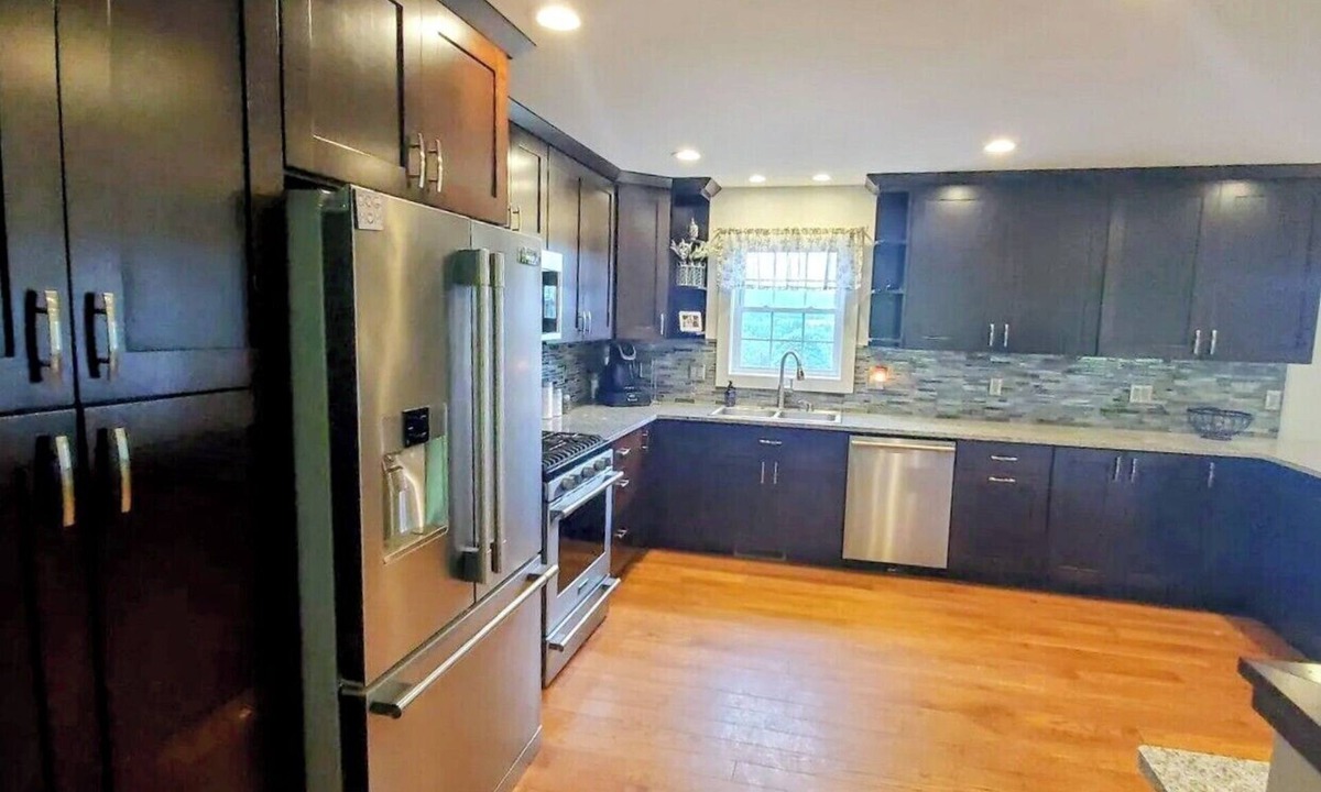 Cortland House | Charming estate with large rooms and AC in quaint Cortland