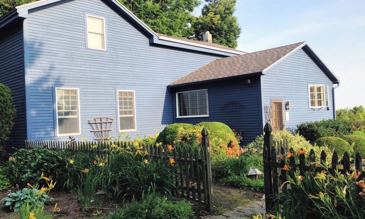 Skaneateles House | Charming, spacious farmhouse close to village, lake and wedding venues