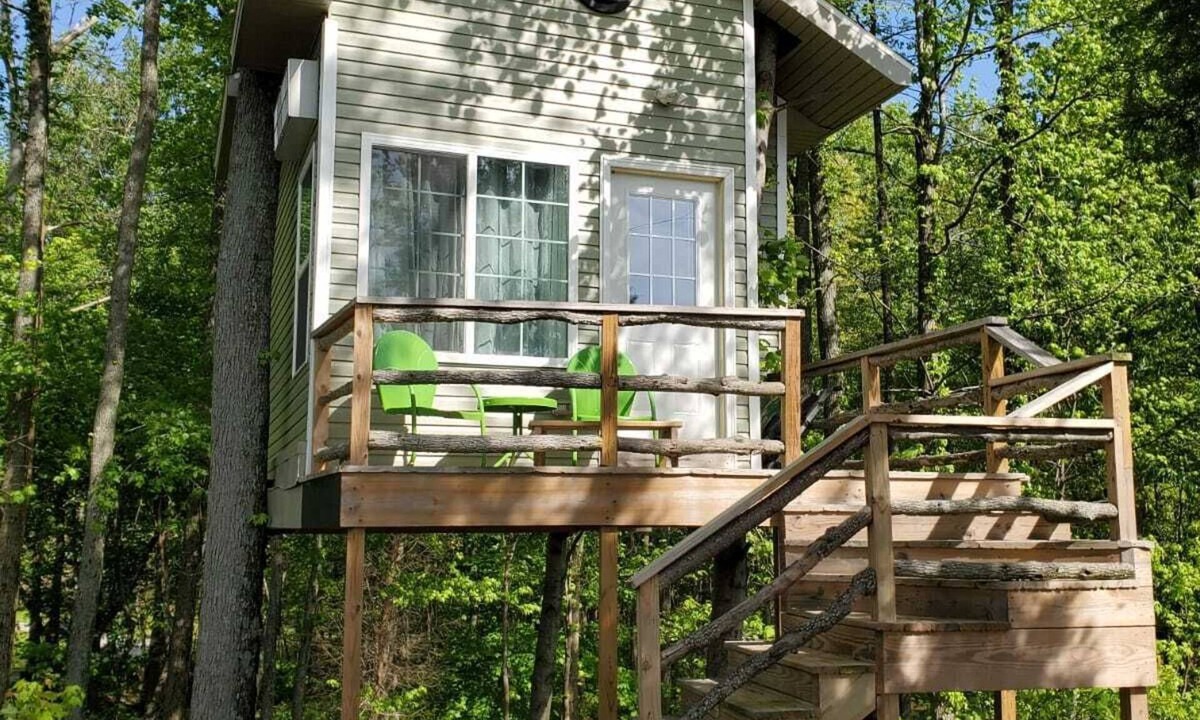 Rumsey Cabin | Charming Treehouse with Lake View and Access