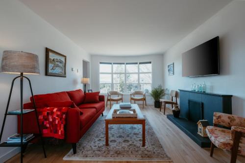 Conception Bay South House | Cherry Lane Cottage | 3 Bed & 2 Bath