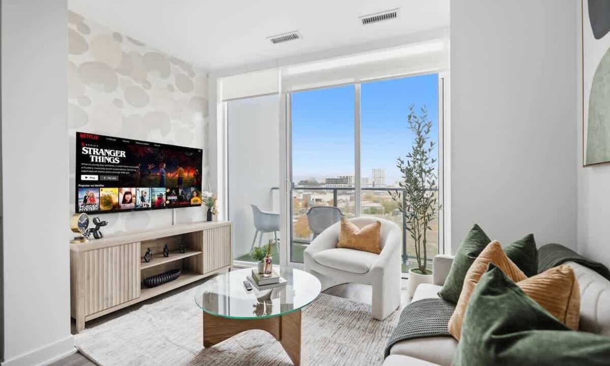 The Queensway Apartment | Chic 2BR Urban High-Rise Scenic City Views