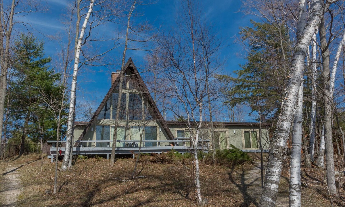Maple City Cottage | Classic A-frame Cottage on Big Glen Lake