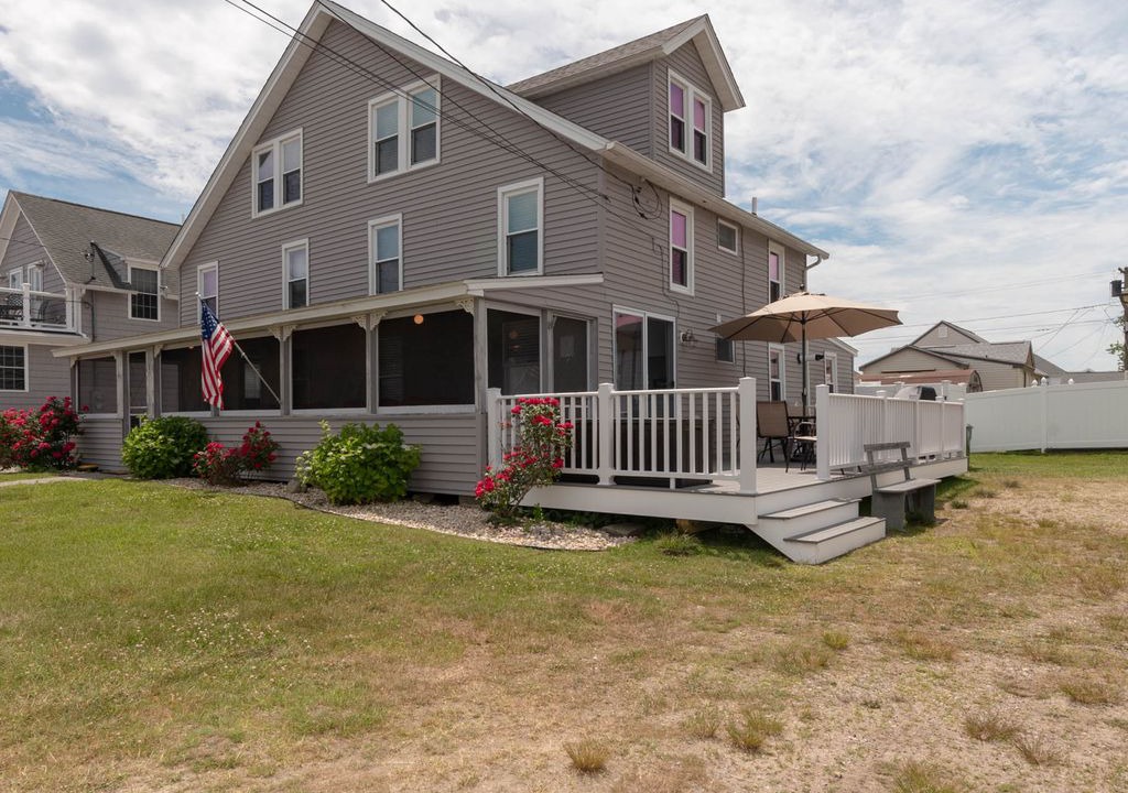 Old Lyme House | Classic Beach Cottage great for Family vacations.