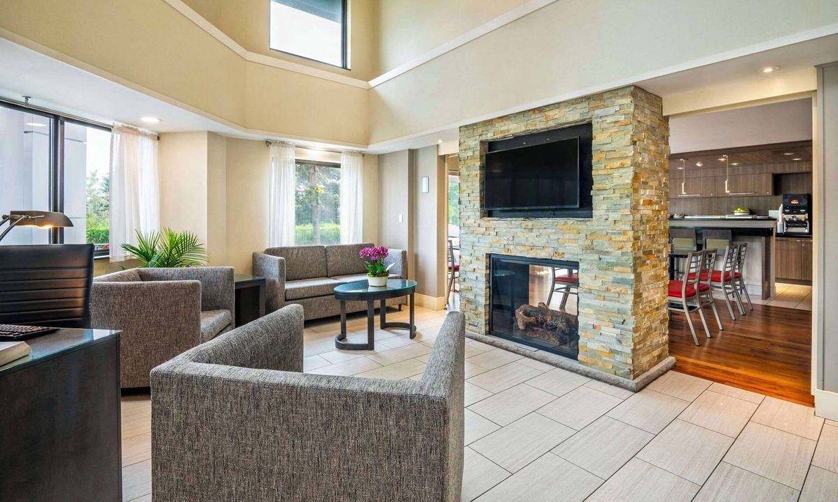 Sharon Hotel | Comfort Inn Newmarket - Aurora