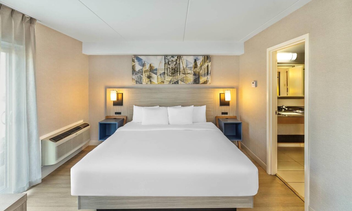 North Industrial Hotel | Comfort Inn Saskatoon Centre