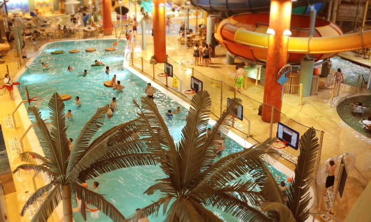 Erie Hotel | Comfort Inn & Suites Erie - Splash Lagoon Indoor Waterpark