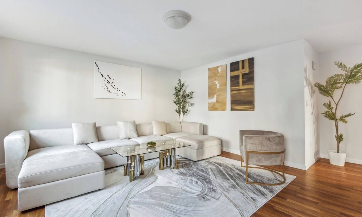 White Plains House | Comfortable Modern 3BR House Free Parking Perfect for Families & Groups