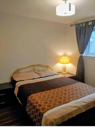 West Deane Park House | Comfy Room by Toronto Pearson Airport