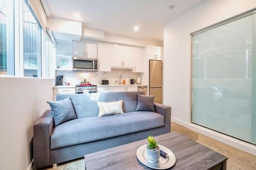 Downtown Toronto Hotel | Corktown Comfort Basement Suite Downtown Stay