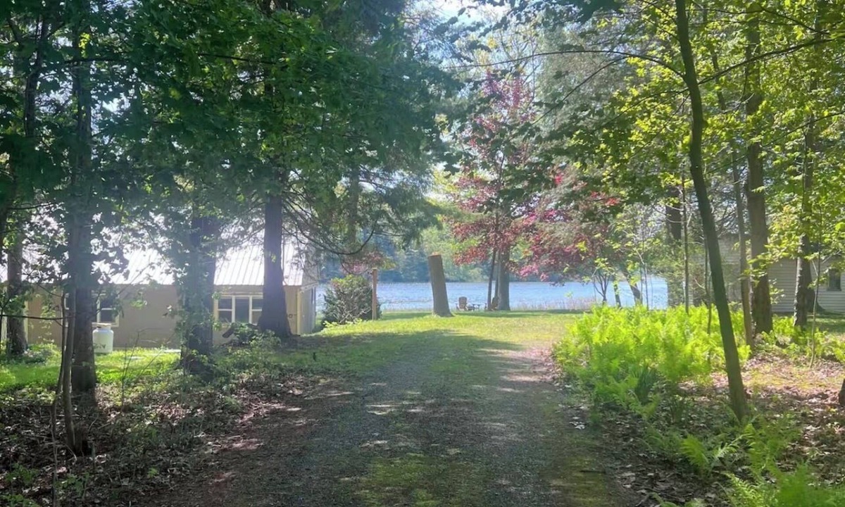 Wolcott Cottage | Cottage on the bay