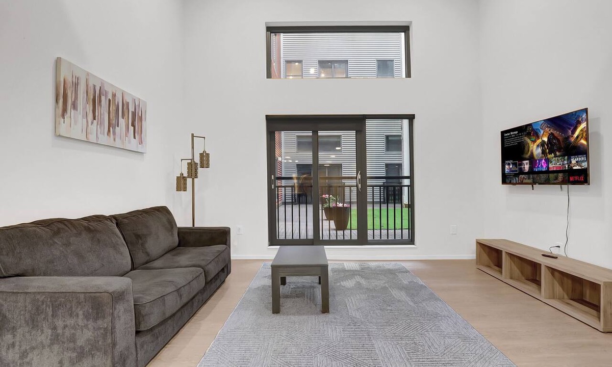 Gateway District Apartment | Cozy 1-bedroom apartment with AC in downtown Cleveland