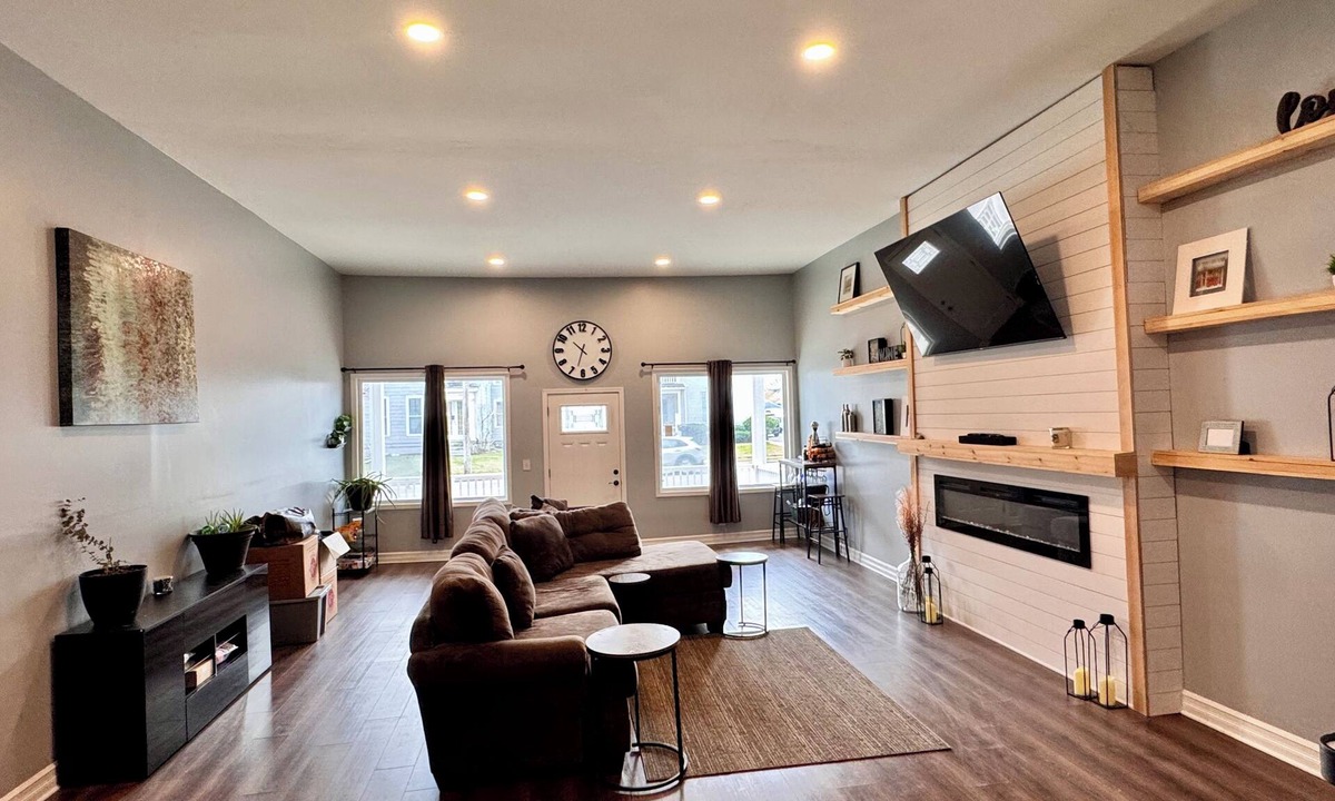 Lockport House | Cozy 1-bedroom house in lovely Lockport with AC