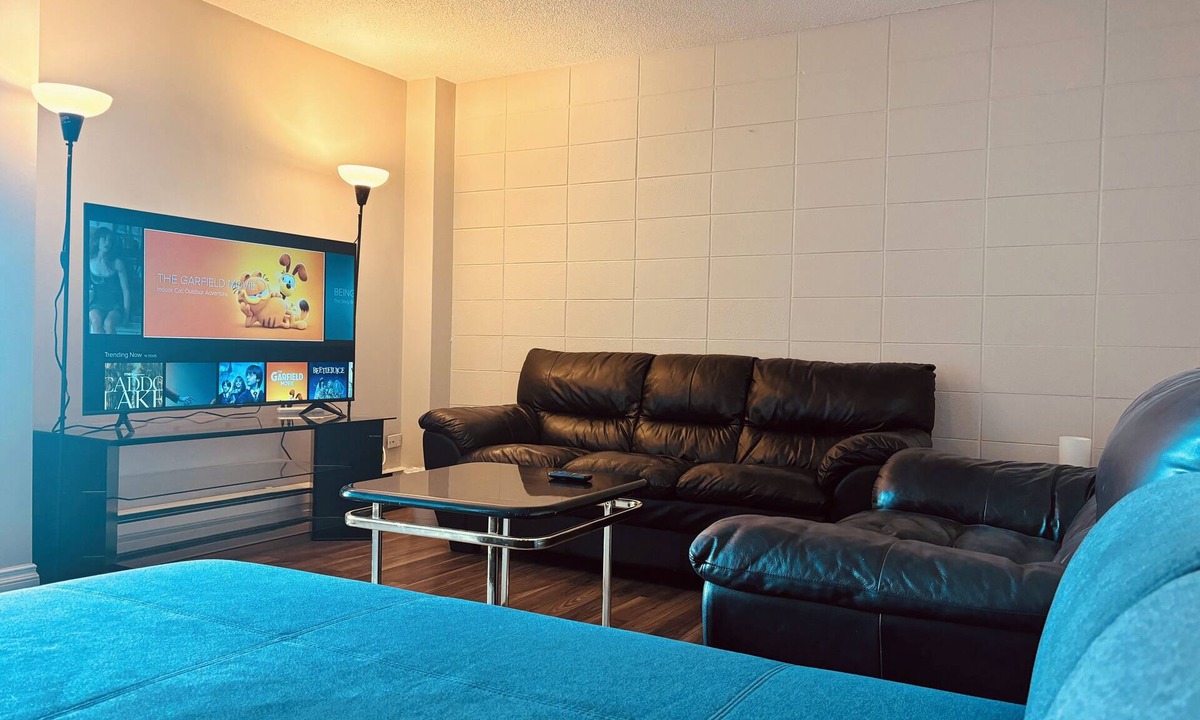 Southwest Calgary Condo | Cozy 2-Bedroom Condo with Parking