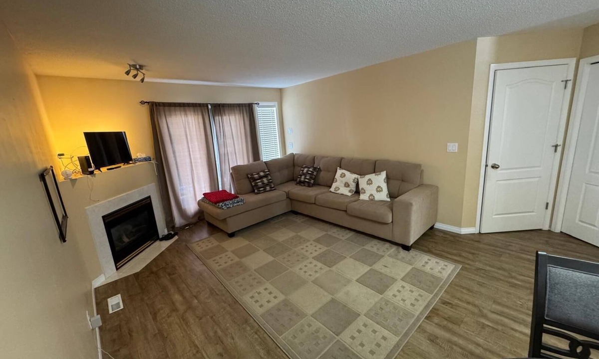 Sylvan Lake Condo | Cozy 2 Bedroom Suite Near Sylvan lake