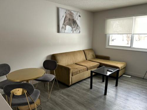Wainwright Villa | Cozy and Welcoming Home Away in Wainwright Alberta