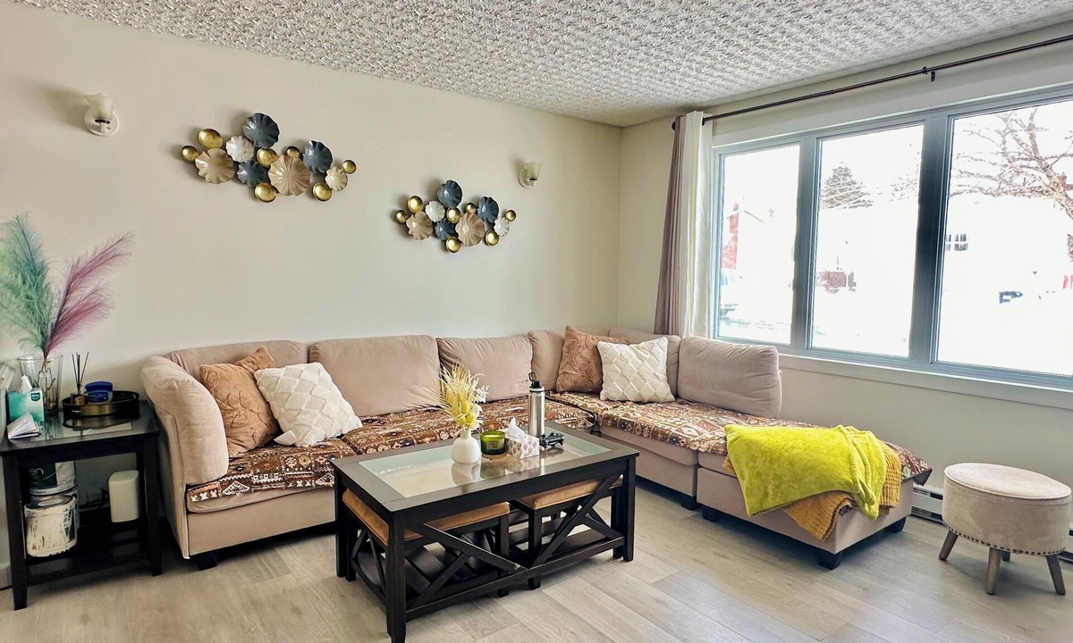 Terra Nova House | Cozy Bedroom near bus stop/Airport/Downtown/Convenience store