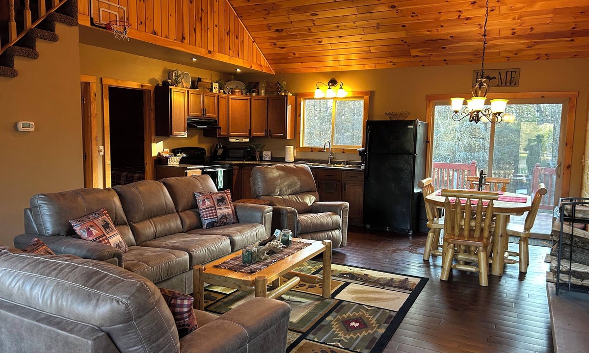 Delta County Cabin | Cozy Cabin in the Beautiful Upper Michigan