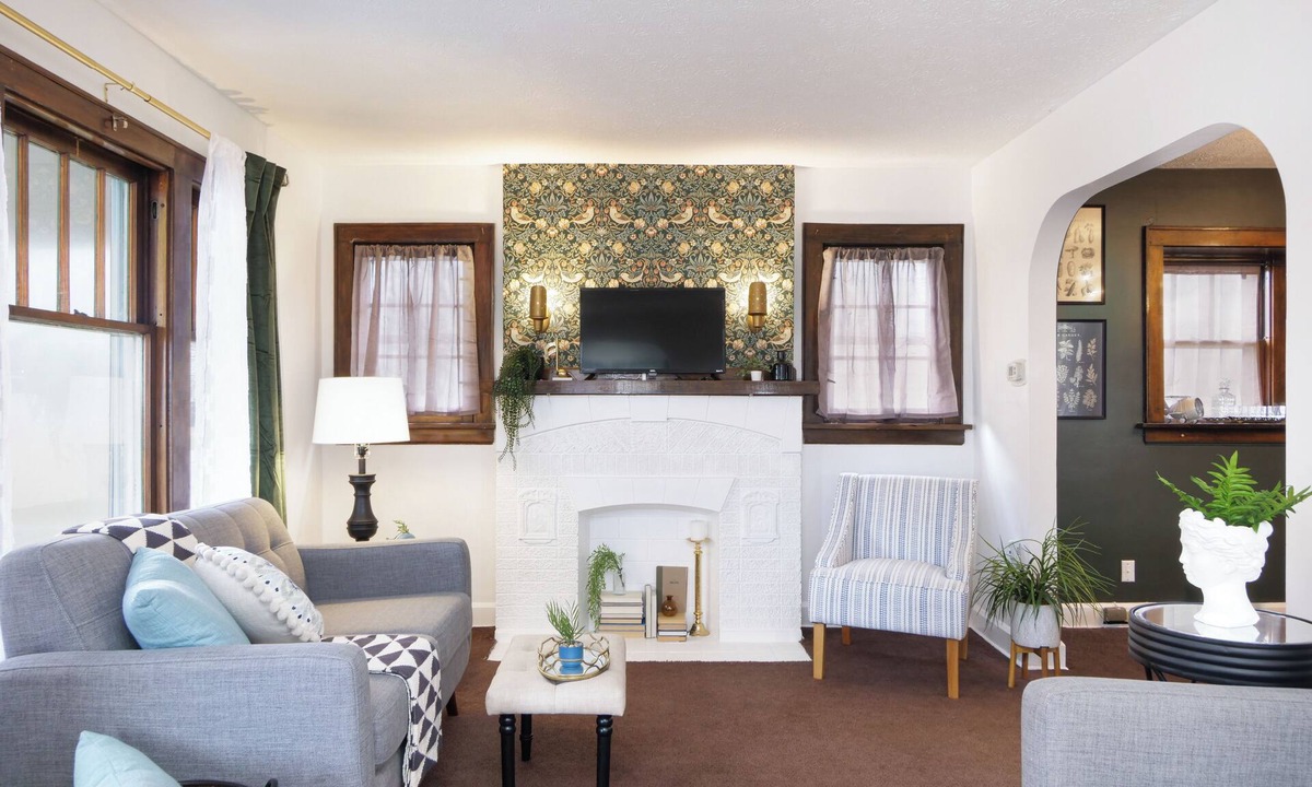Elizabeth Park Valley House | Cozy, Convenient Getaway 3Bd2Ba dog-friendly home in wonderful Akron, OH