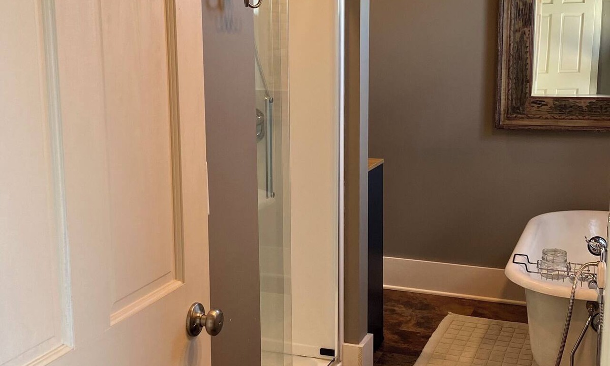 Lake Odessa Apartment | Cozy Lake Odessa Getaway Walk to the Water