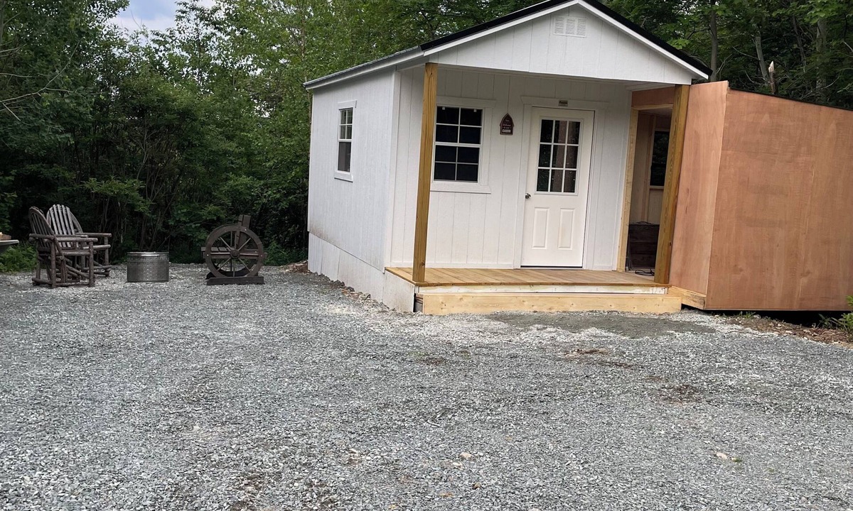 Eastport Cabin | Cozy private Glamping cabin in walking distance to beach and 2 others close bye.