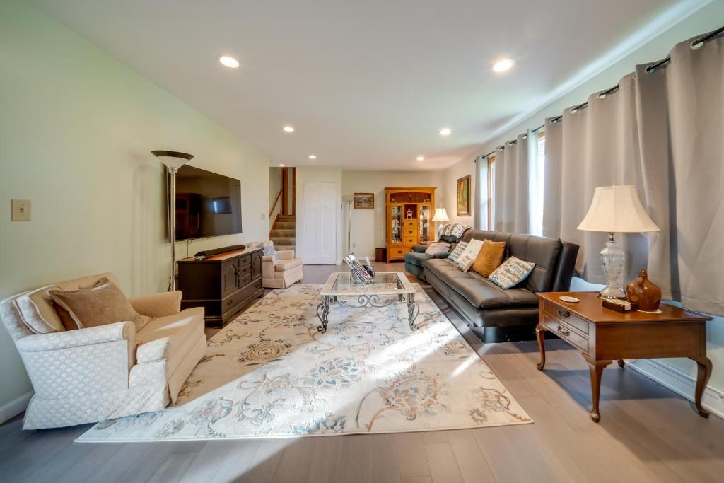 Ripley Apartment | Cozy Ripley Apartment - 21 Mi to Downtown Erie!