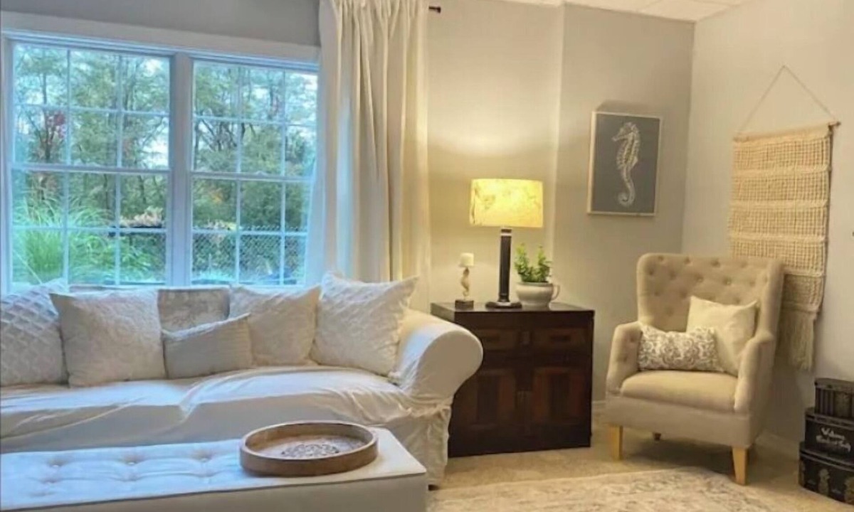 Exeter Apartment | Cozy safe 1 BR Private apartment Traveling Professionals near skiing Hospitals