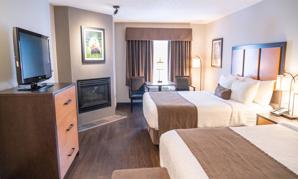 Canmore Hotel | Cozy Suite with free Breakfast, Pool & Waterslide
