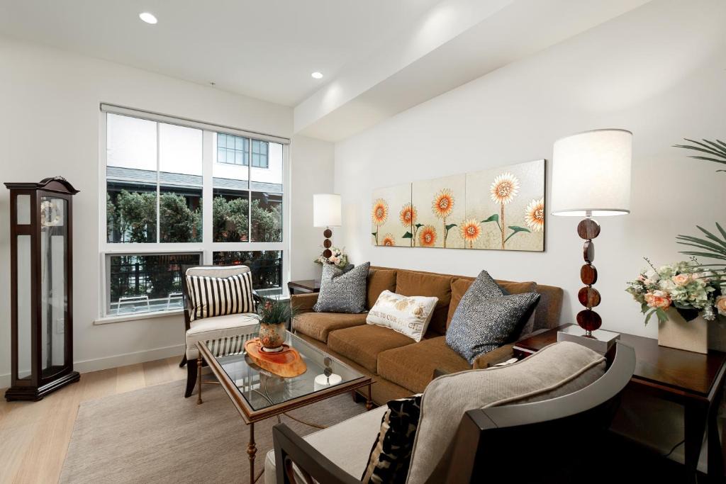 Marpole House | Cozy Townhouse in Marpole Vancouver