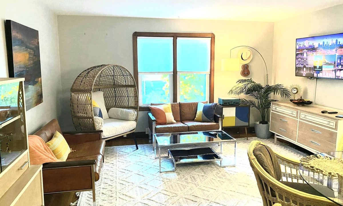 East Aurora Apartment | Craftsman with Private Quaint Relaxing Garden Near Hamlin