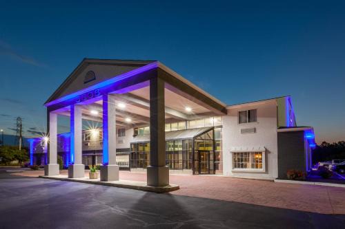 Sandusky Hotel | Days Inn by Wyndham Sandusky Cedar Point