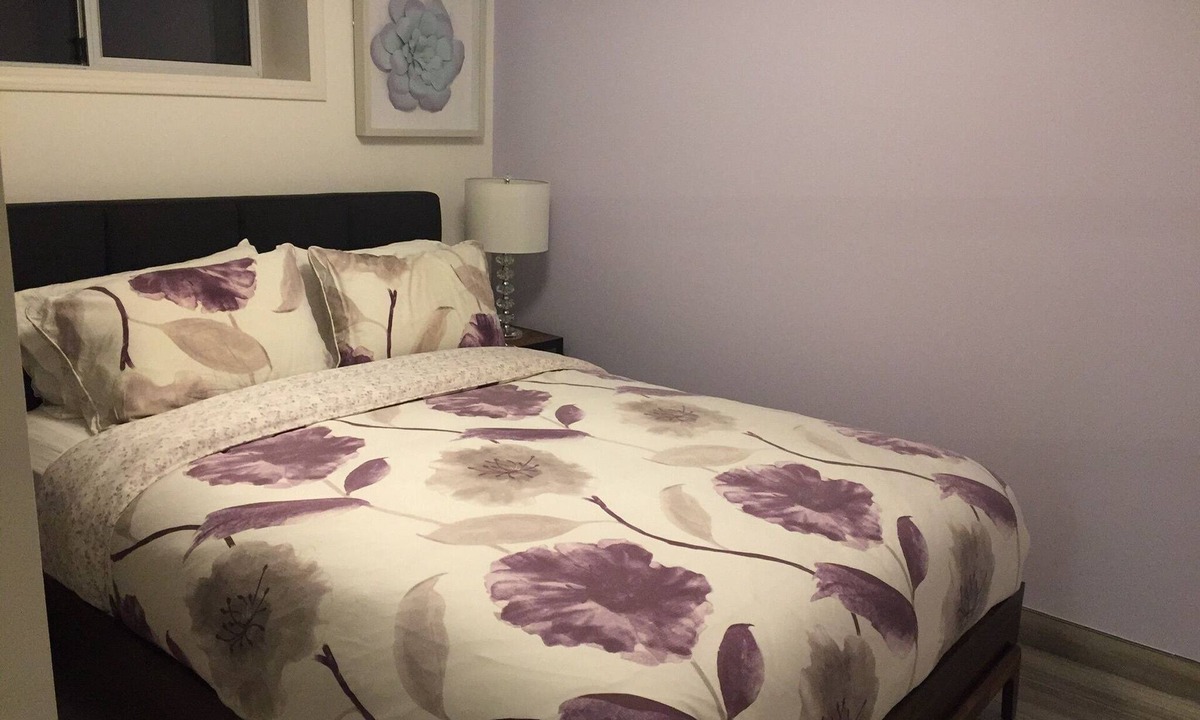 Saanich East Apartment | Designer 1-bedroom Suite, Full Kitchen across from University of Victoria