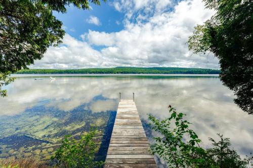 Lincoln House | Dock & Gym! Lakefront Family Retreat in Lincoln