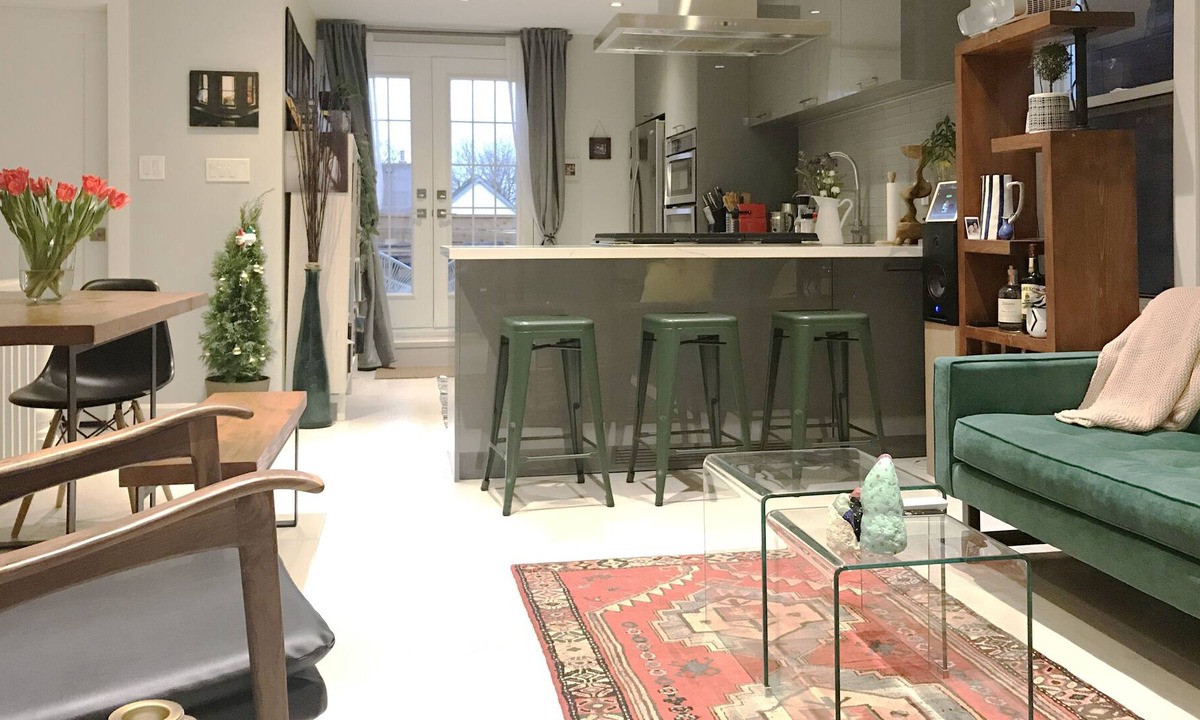 Bloorcourt Village Apartment | Downtown Getaway 1 bed Apt close to Little Italy