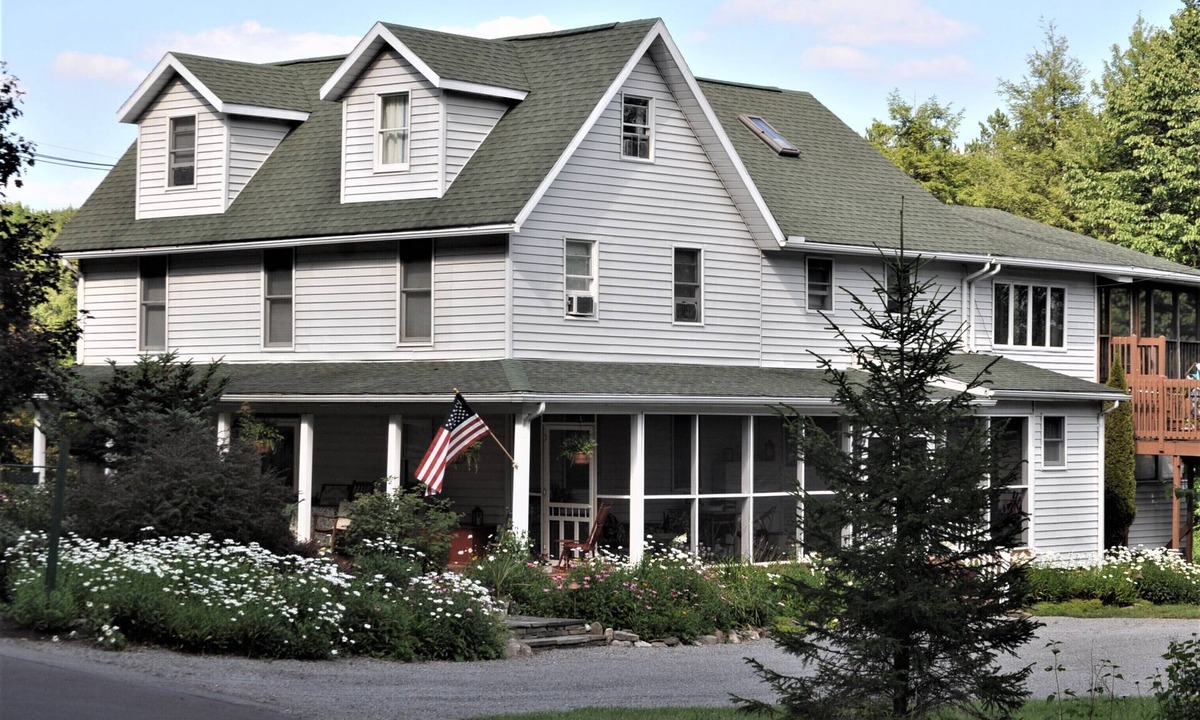 Eagles Mere House | Eagles Mere Lodging Perfect for Two People - Across from Outlet Pond
