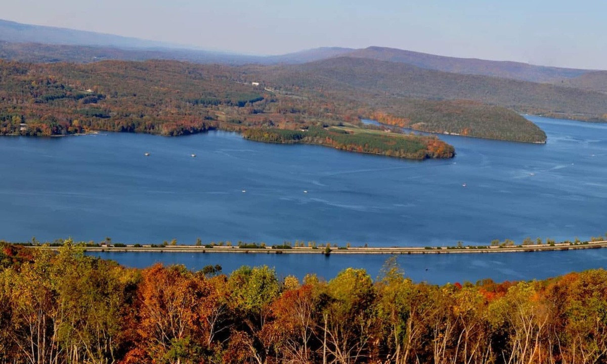 Bryant Cabin | Elk Ridge · NO SUNDAY CHECK INS 25 miles from Chattanooga- Grant Summit Cabins